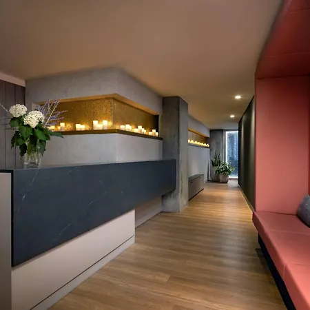 Humaniti Hotel Montreal, Autograph Collection-3